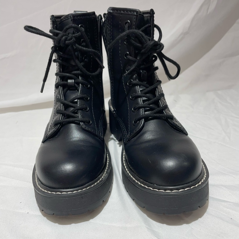 Madden Girl Carra Platform Combat Boots Black size 6